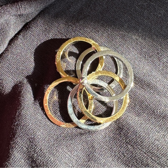 β¨π Ann Taylor Stack Hinged Silver and Gold Ring Size 8 πβ¨ - Picture 7 of 9